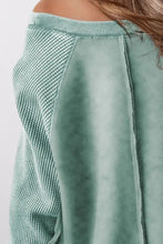 Load image into Gallery viewer, Exposed Seam Long Sleeve Sweatshirt