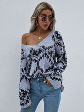 Load image into Gallery viewer, Geometric Print Chunky Knit Distressed Sweater