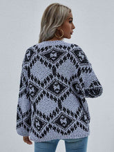 Load image into Gallery viewer, Geometric Print Chunky Knit Distressed Sweater