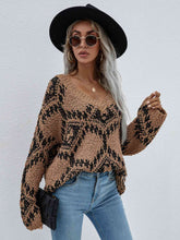 Load image into Gallery viewer, Geometric Print Chunky Knit Distressed Sweater