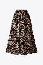 Load image into Gallery viewer, Plus Size Leopard Print Midi Skirt
