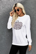 Load image into Gallery viewer, Pumpkin Graphic Long Sleeve Sweatshirt

