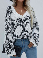 Load image into Gallery viewer, Geometric Print Chunky Knit Distressed Sweater
