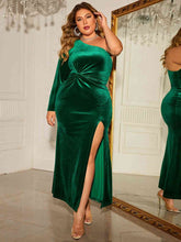 Load image into Gallery viewer, Plus Size One-Shoulder Twisted Split Dress
