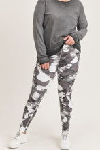 Load image into Gallery viewer, White Clouds Highwaist Leggings
