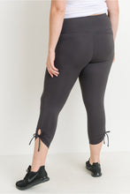 Load image into Gallery viewer, Plus Size High Waist Tie Accent Capri Leggings
